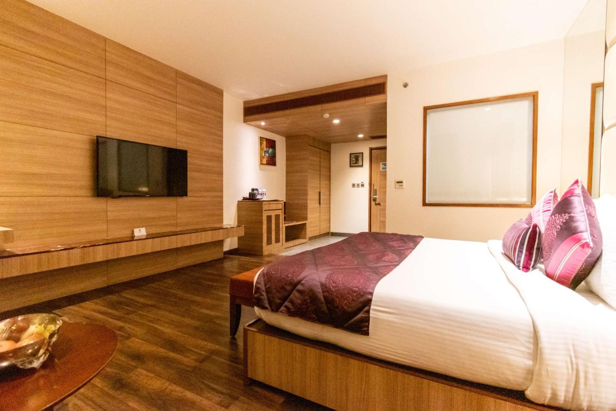 Best Western La Vista Pathānkot Exterior foto