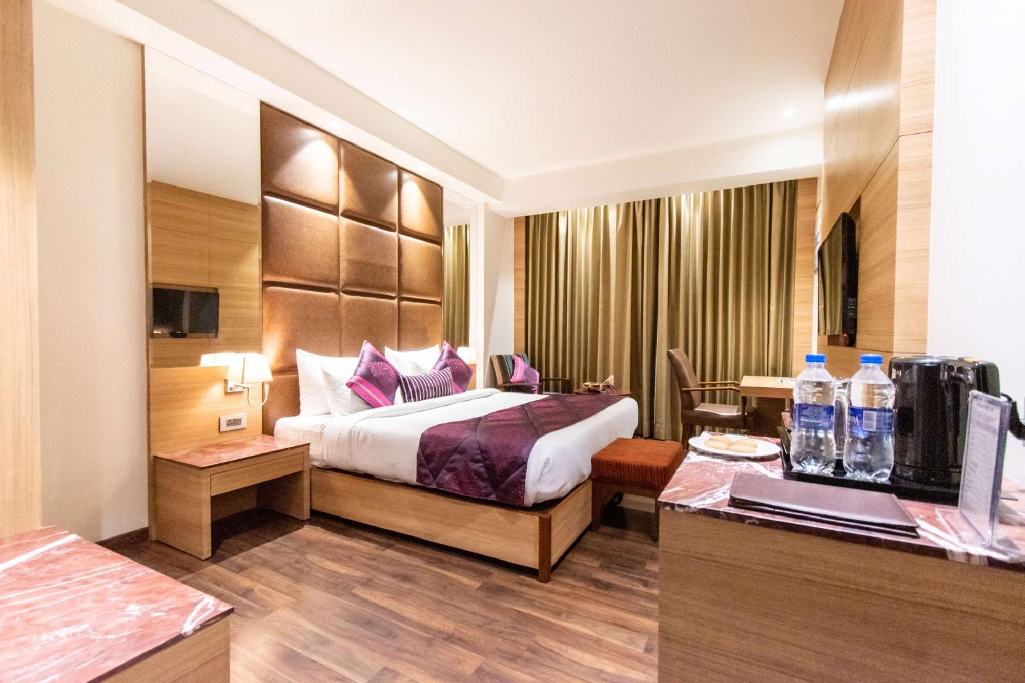 Best Western La Vista Pathānkot Exterior foto