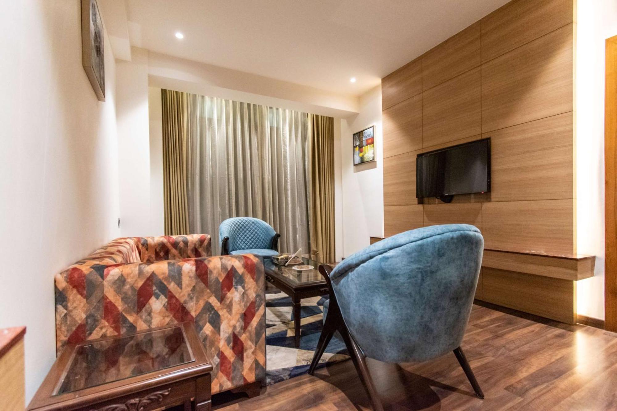Best Western La Vista Pathānkot Exterior foto