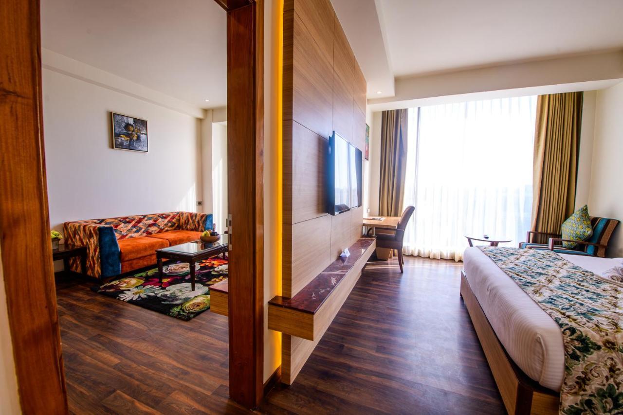 Best Western La Vista Pathānkot Exterior foto
